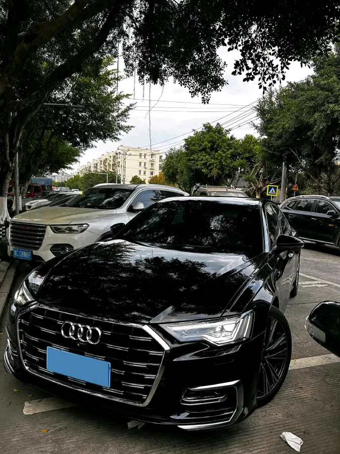 2025 Audi A6L 2.0T 245HP L4 7DCT,autocango,china used car exporter,china ev exporter,chinese used car exporter,chinese used ev exporter