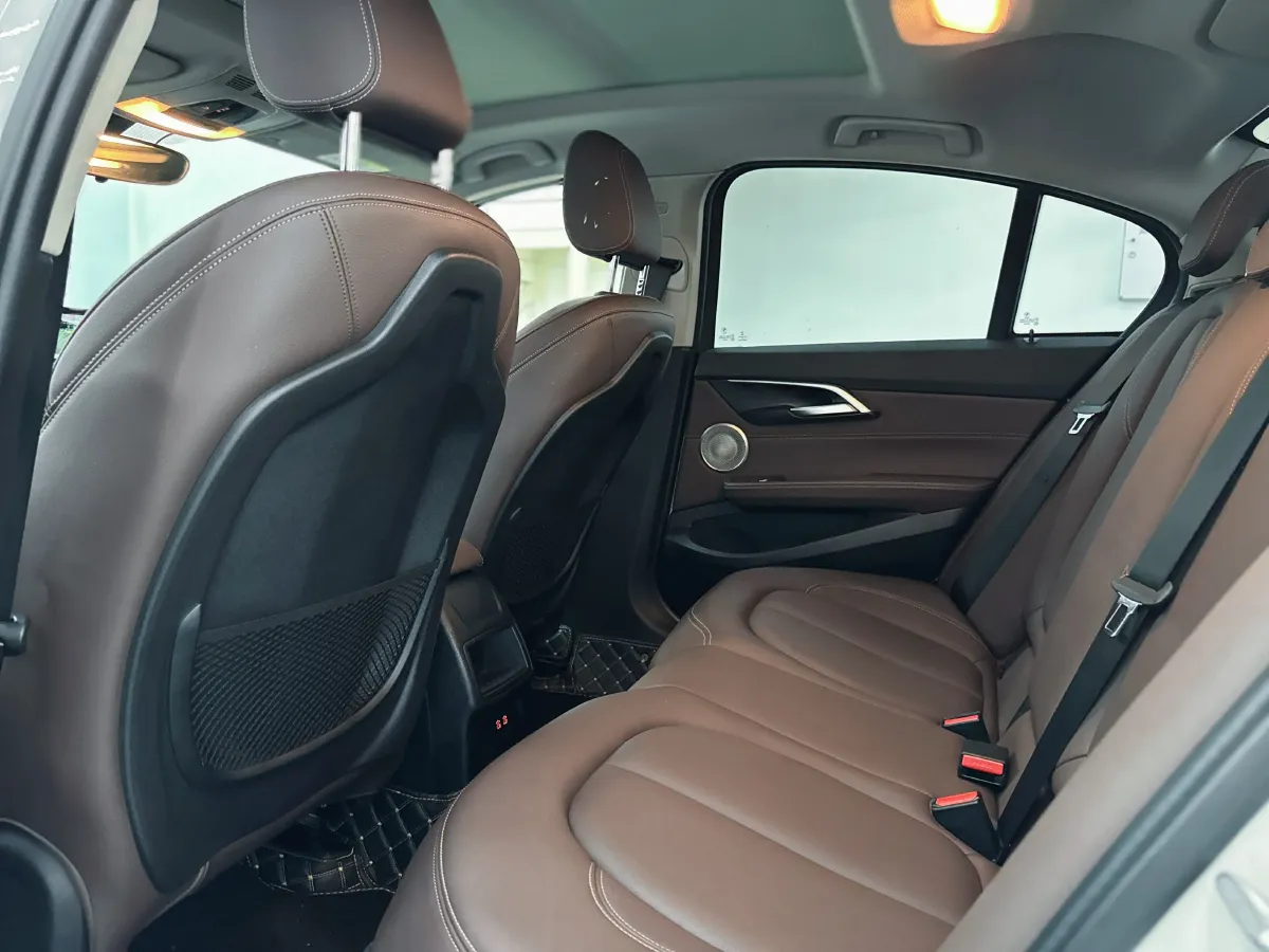 2021 BMW 1 Series 1.5T 140HP L3 7DCT,autocango,china used car exporter,china ev exporter,chinese used car exporter,chinese used ev exporter