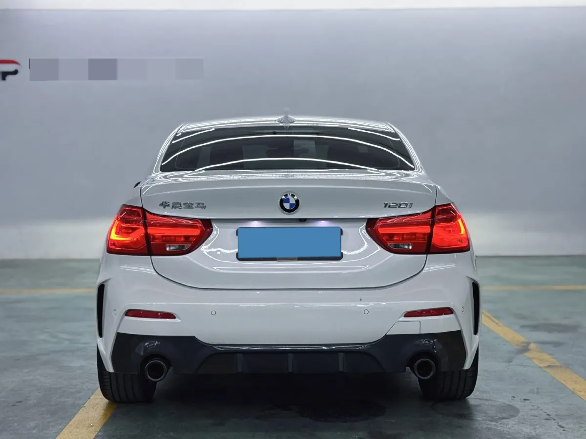 2021 BMW 1 Series 1.5T 140HP L3 7DCT,autocango,china used car exporter,china ev exporter,chinese used car exporter,chinese used ev exporter
