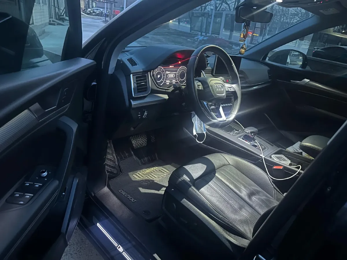 2020 Audi Q5L 2.0T 252HP L4 7DCT,autocango,china used car exporter,china ev exporter,chinese used car exporter,chinese used ev exporter