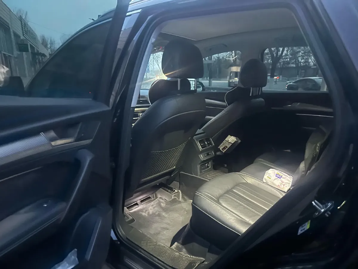 2020 Audi Q5L 2.0T 252HP L4 7DCT,autocango,china used car exporter,china ev exporter,chinese used car exporter,chinese used ev exporter