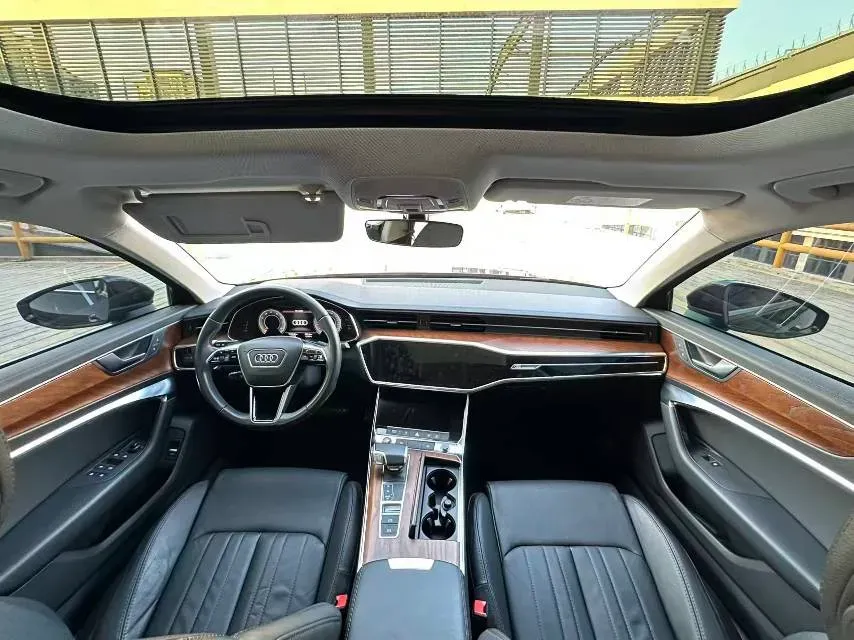 2021 Audi A6L 2.0T 190HP L4 7DCT,autocango,china used car exporter,china ev exporter,chinese used car exporter,chinese used ev exporter