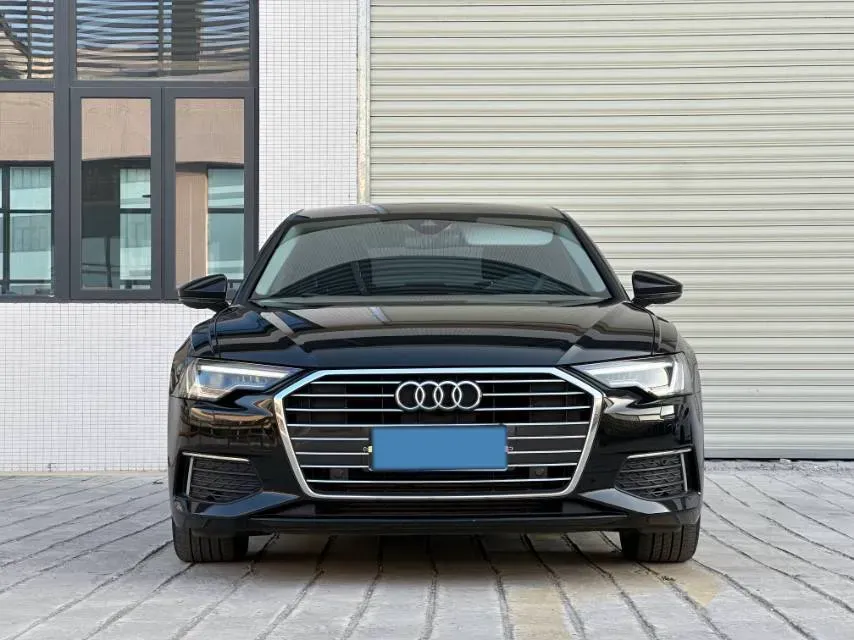 2021 Audi A6L 2.0T 190HP L4 7DCT,autocango,china used car exporter,china ev exporter,chinese used car exporter,chinese used ev exporter
