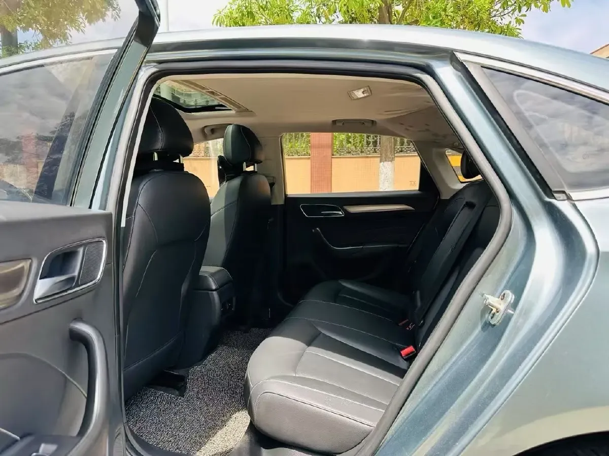 2017 Roewe i6 1.5T 169HP L4 7DCT,autocango,china used car exporter,china ev exporter,chinese used car exporter,chinese used ev exporter