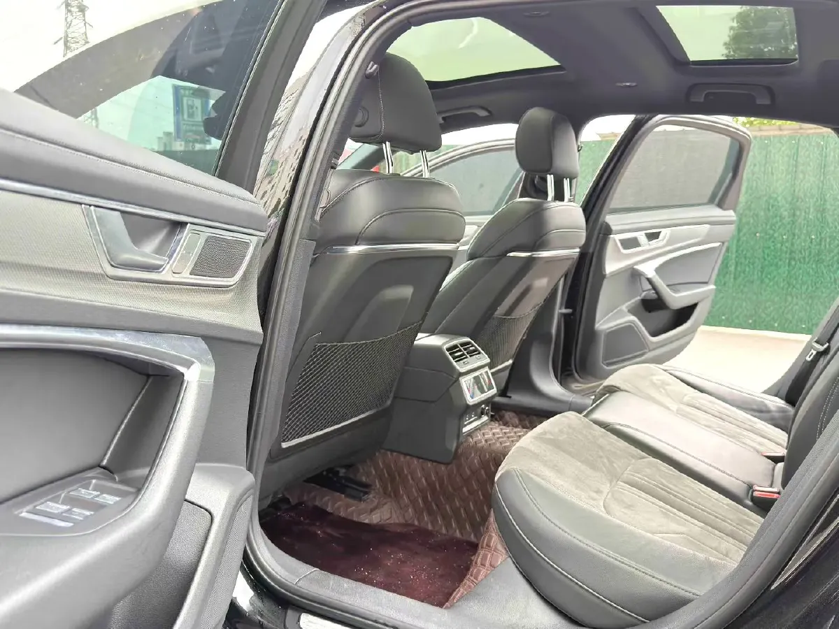 2023 Audi A6L 2.0T 245HP L4 7DCT,autocango,china used car exporter,china ev exporter,chinese used car exporter,chinese used ev exporter