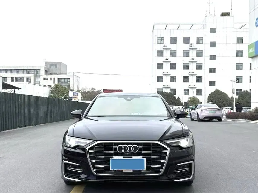 2023 Audi A6L 2.0T 245HP L4 7DCT,autocango,china used car exporter,china ev exporter,chinese used car exporter,chinese used ev exporter