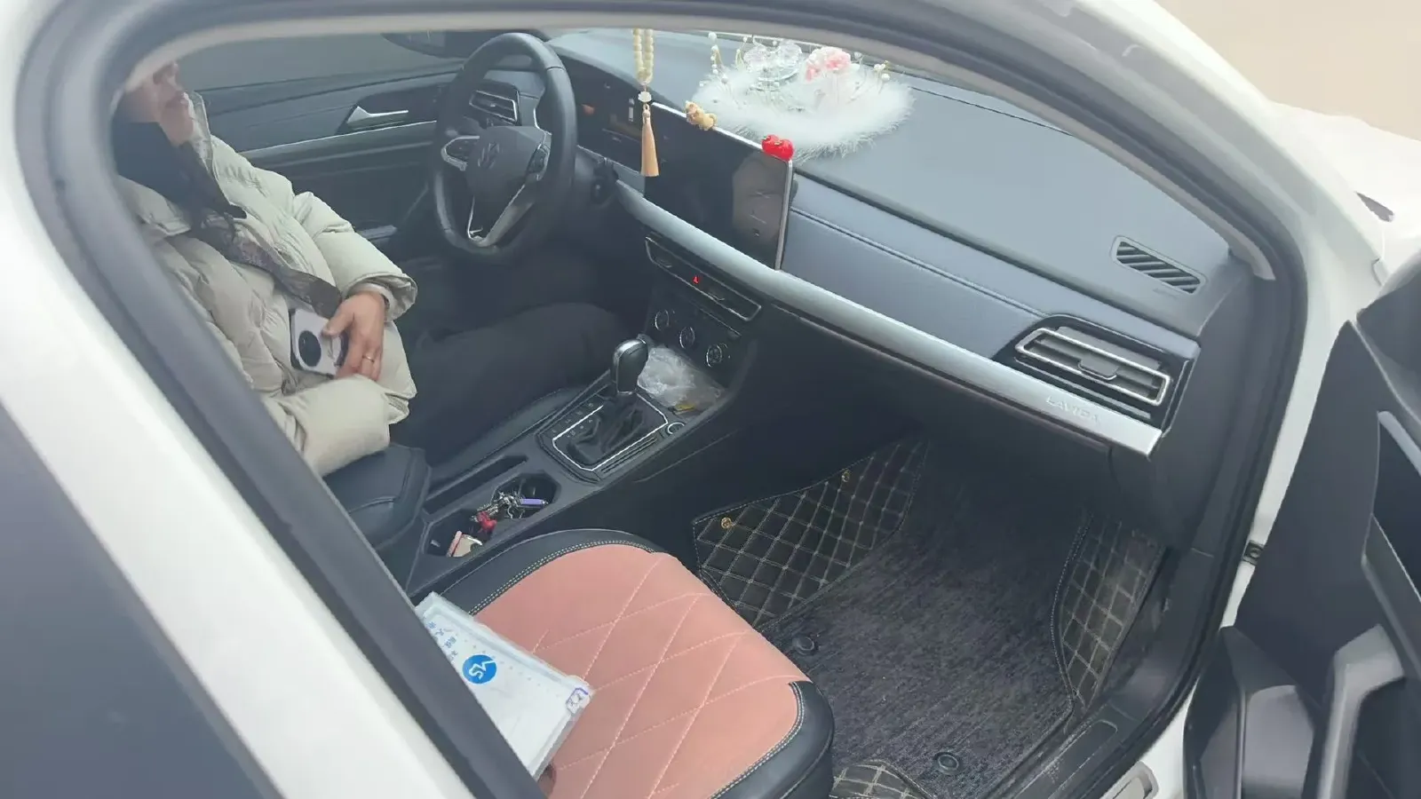 2023 Volkswagen Lavida 1.5T 160HP L4 7DCT,autocango,china used car exporter,china ev exporter,chinese used car exporter,chinese used ev exporter