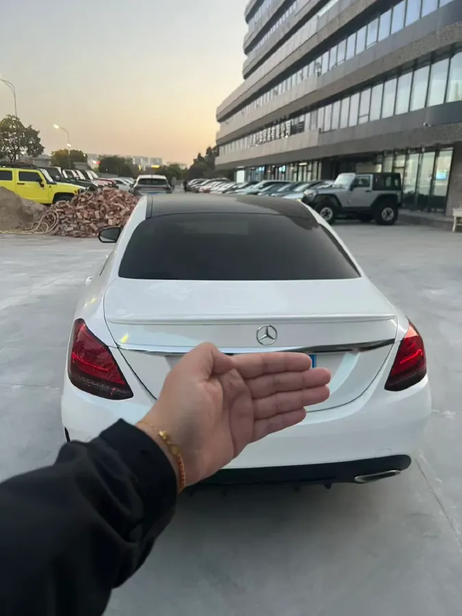 2020 Mercedes-Benz C Class 1.5T 184HP L4 9AT,autocango,china used car exporter,china ev exporter,chinese used car exporter,chinese used ev exporter