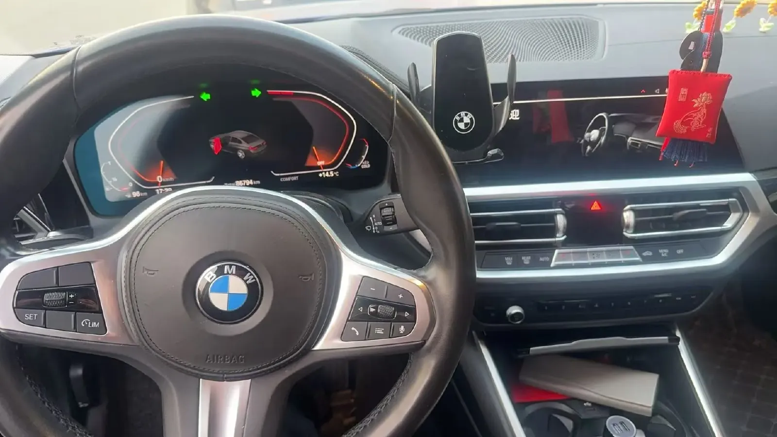 2020 BMW 3 Series 2.0T 156HP L4 8AT,autocango,china used car exporter,china ev exporter,chinese used car exporter,chinese used ev exporter