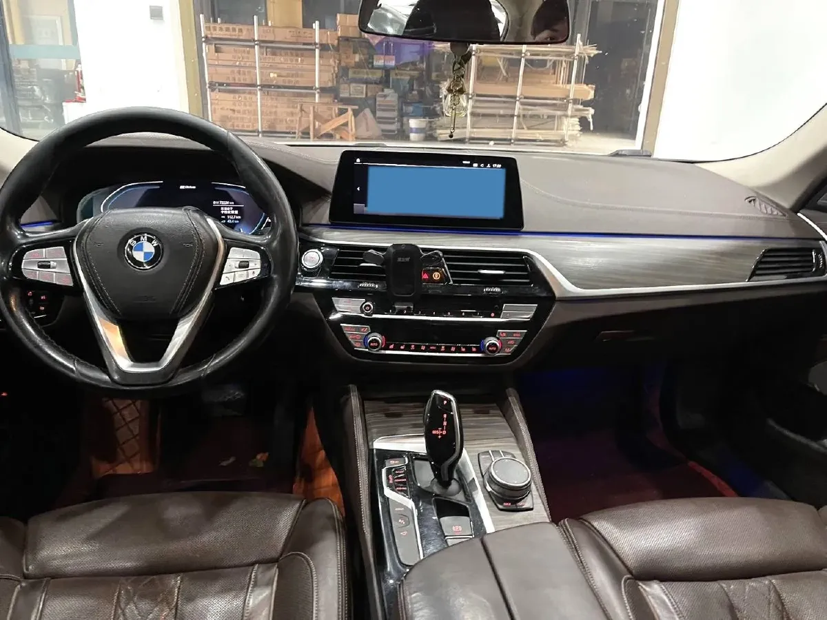 2020 BMW 5 Series 2.0T 184HP L4 8AT PHEV 13KWH,autocango,china used car exporter,china ev exporter,chinese used car exporter,chinese used ev exporter