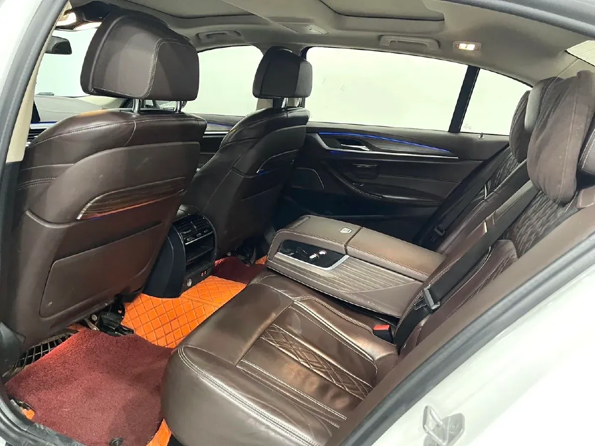 2020 BMW 5 Series 2.0T 184HP L4 8AT PHEV 13KWH,autocango,china used car exporter,china ev exporter,chinese used car exporter,chinese used ev exporter