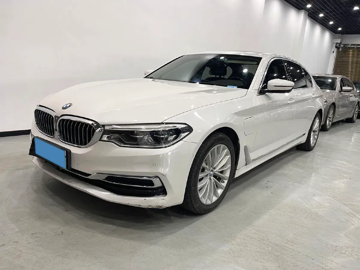 2020 BMW 5 Series 2.0T 184HP L4 8AT PHEV 13KWH,autocango,china used car exporter,china ev exporter,chinese used car exporter,chinese used ev exporter