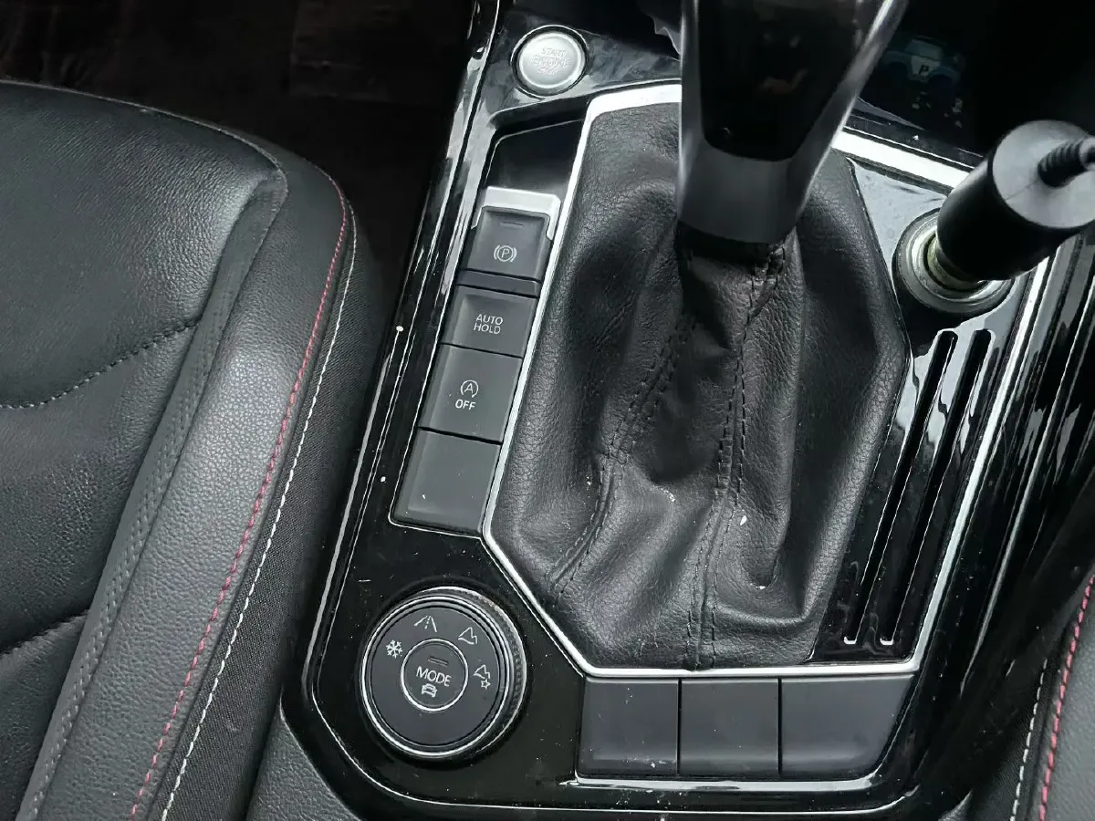 2019 MINI CLUBMAN 1.5T 102HP L3 6AT,autocango,china used car exporter,china ev exporter,chinese used car exporter,chinese used ev exporter