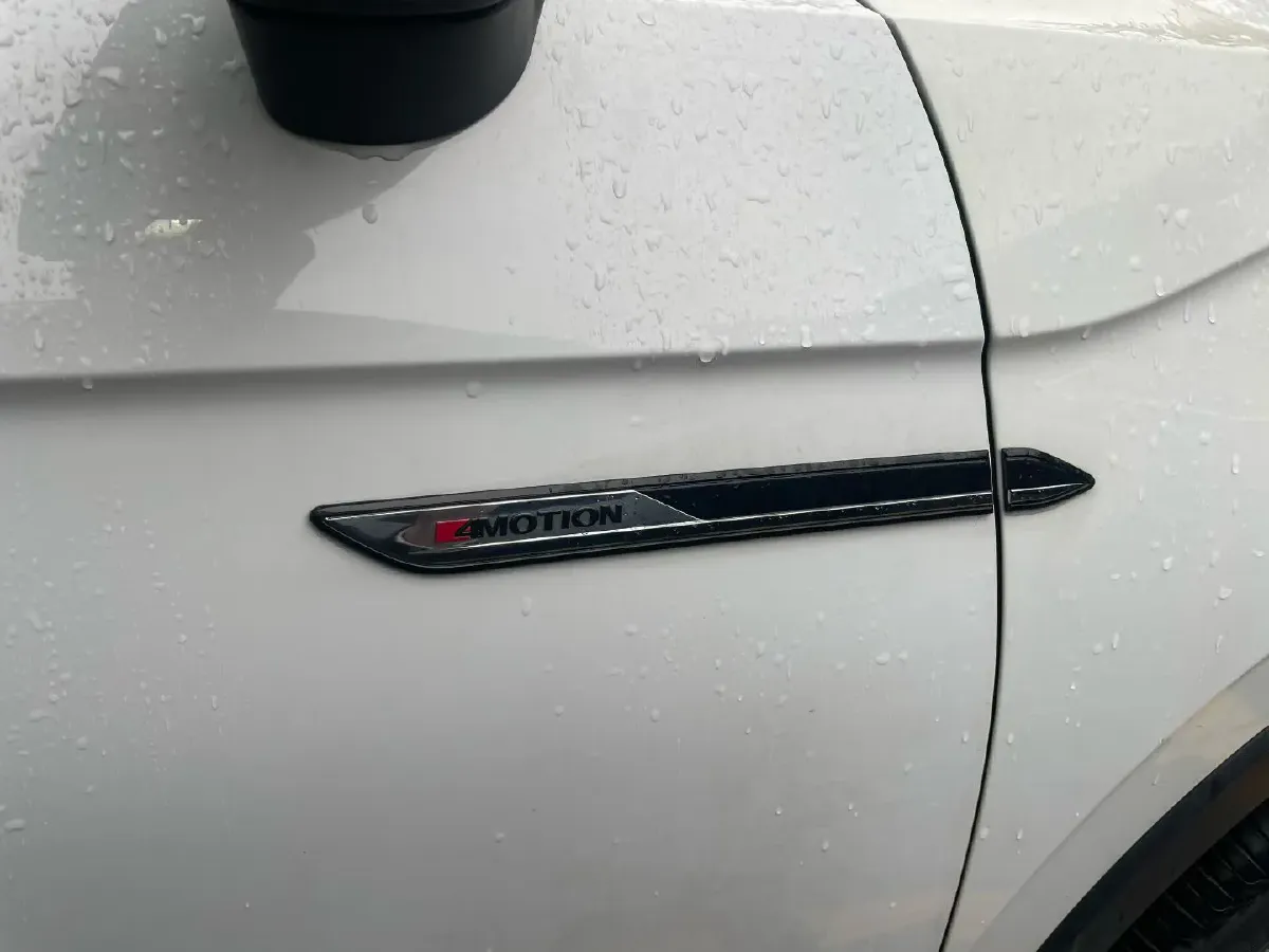 2019 MINI CLUBMAN 1.5T 102HP L3 6AT,autocango,china used car exporter,china ev exporter,chinese used car exporter,chinese used ev exporter