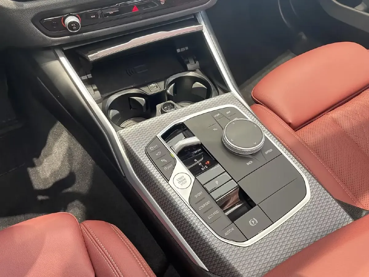 2025 BMW 3 Series 2.0T 245HP L4 8AT,autocango,china used car exporter,china ev exporter,chinese used car exporter,chinese used ev exporter