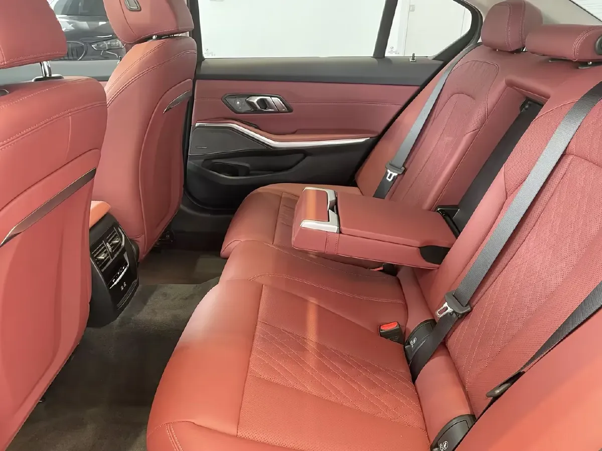 2025 BMW 3 Series 2.0T 245HP L4 8AT,autocango,china used car exporter,china ev exporter,chinese used car exporter,chinese used ev exporter