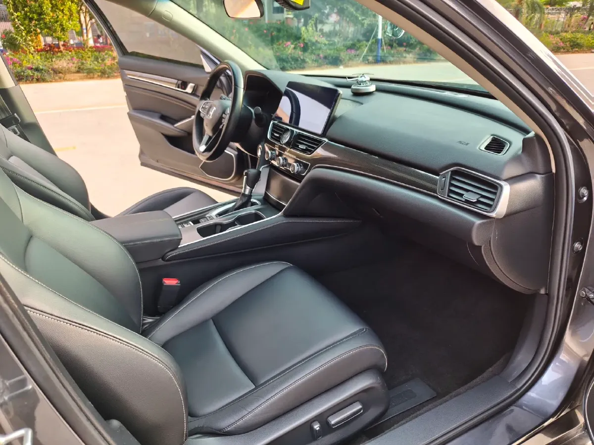 2022 Honda Accord 1.5T 194HP L4 CVT,autocango,china used car exporter,china ev exporter,chinese used car exporter,chinese used ev exporter