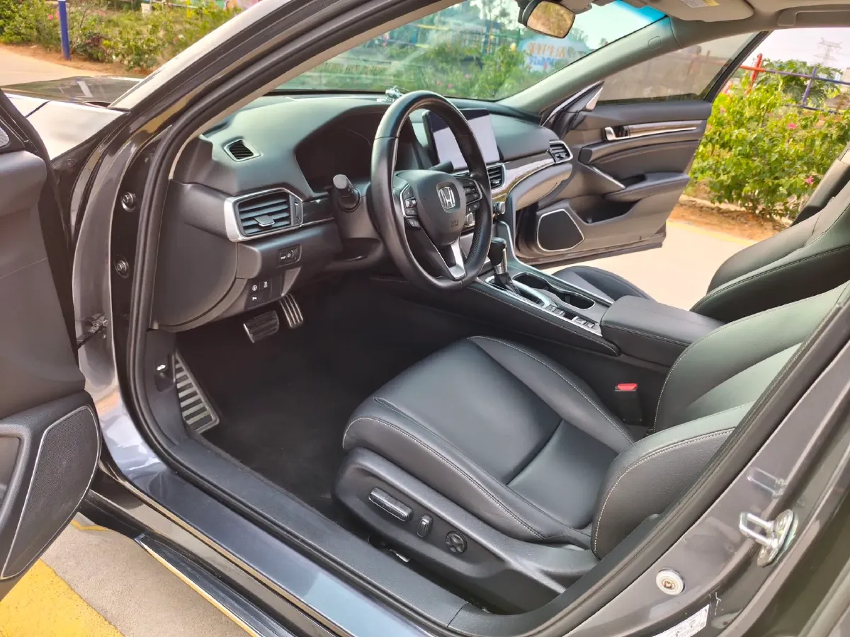 2022 Honda Accord 1.5T 194HP L4 CVT,autocango,china used car exporter,china ev exporter,chinese used car exporter,chinese used ev exporter
