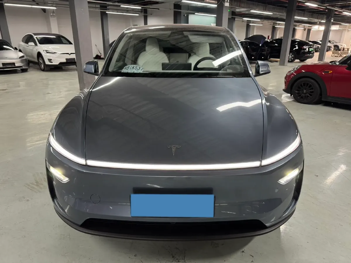 2025 Tesla Model Y BEV 62.5KWH,autocango,china used car exporter,china ev exporter,chinese used car exporter,chinese used ev exporter
