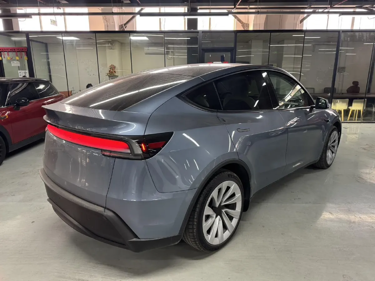 2025 Tesla Model Y BEV 62.5KWH,autocango,china used car exporter,china ev exporter,chinese used car exporter,chinese used ev exporter