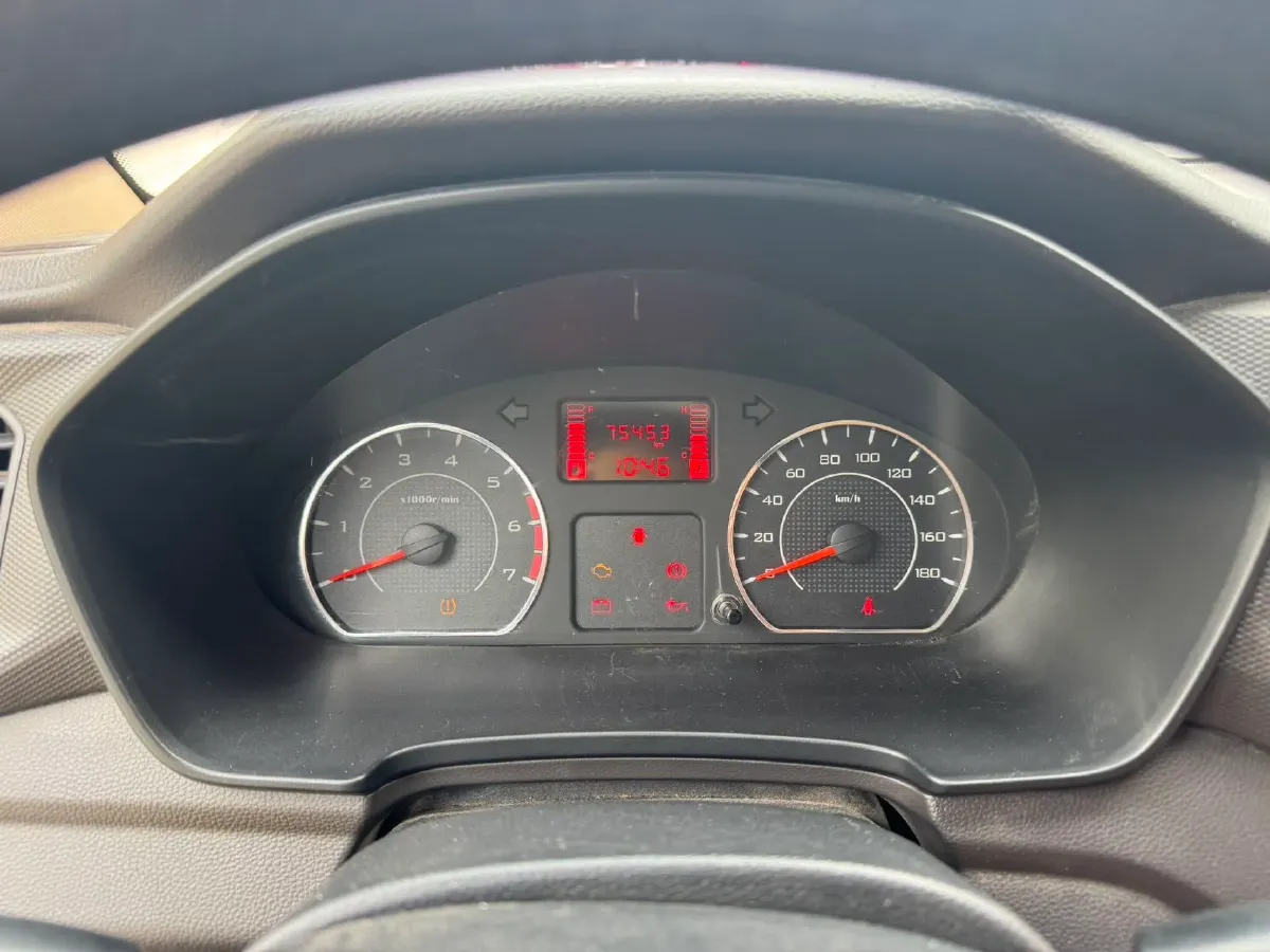 2019 WuLing HongGuang V 1.5L 99HP L4 6MT,autocango,china used car exporter,china ev exporter,chinese used car exporter,chinese used ev exporter