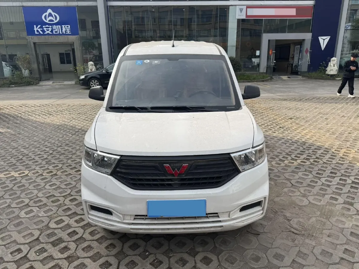 2019 WuLing HongGuang V 1.5L 99HP L4 6MT,autocango,china used car exporter,china ev exporter,chinese used car exporter,chinese used ev exporter
