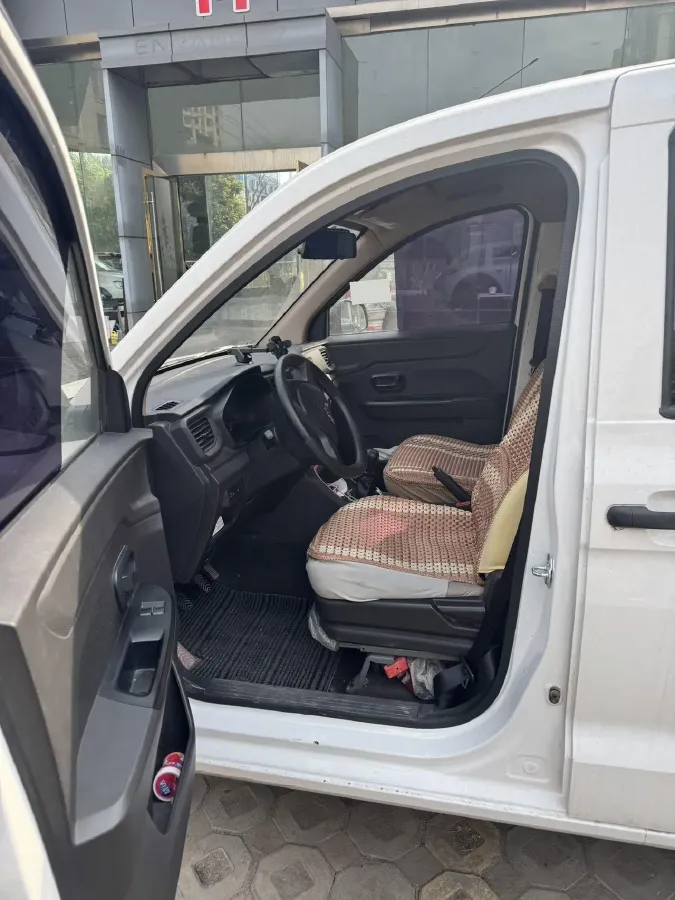 2019 WuLing HongGuang V 1.5L 99HP L4 6MT,autocango,china used car exporter,china ev exporter,chinese used car exporter,chinese used ev exporter