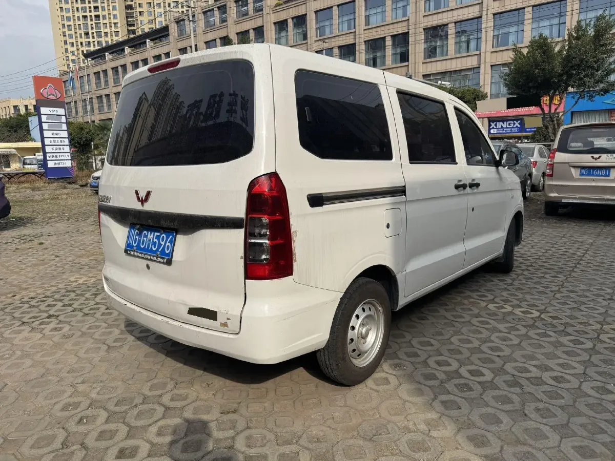 2019 WuLing HongGuang V 1.5L 99HP L4 6MT,autocango,china used car exporter,china ev exporter,chinese used car exporter,chinese used ev exporter