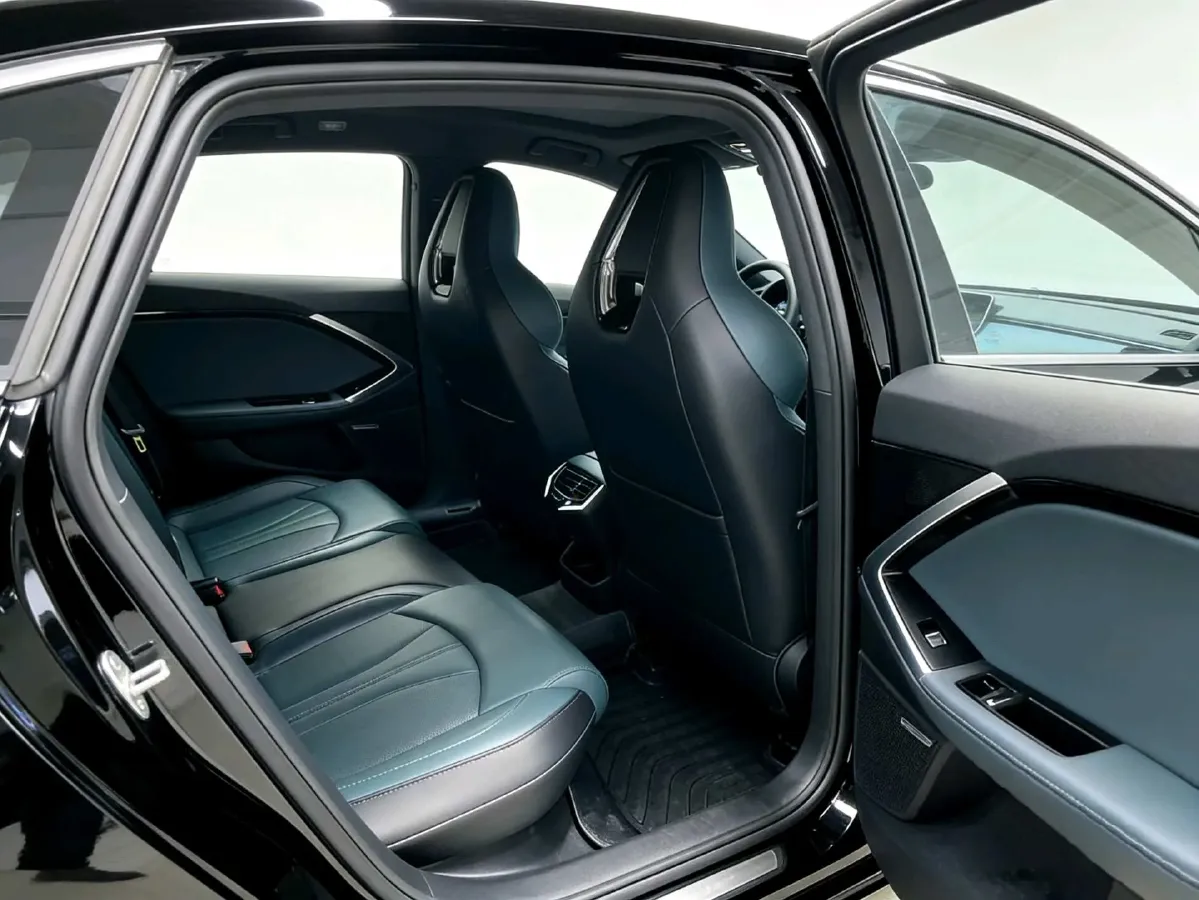 2023 MG 7 2.0T 261HP L4 9AT,autocango,china used car exporter,china ev exporter,chinese used car exporter,chinese used ev exporter