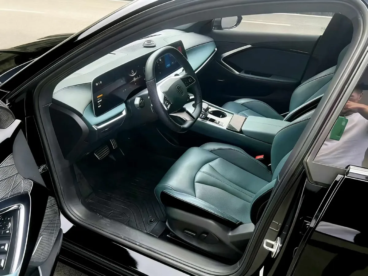 2023 MG 7 2.0T 261HP L4 9AT,autocango,china used car exporter,china ev exporter,chinese used car exporter,chinese used ev exporter