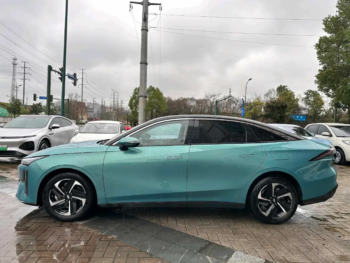 2023 Geely Galaxy L6 1.5T 163HP L4 3DHT PHEV,autocango,china used car exporter,china ev exporter,chinese used car exporter,chinese used ev exporter