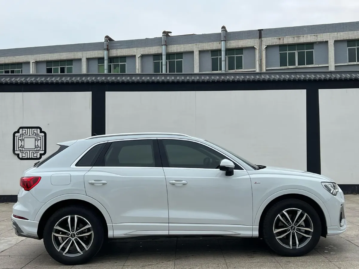 2021 Audi Q3 1.4T 150HP L4 7DCT,autocango,china used car exporter,china ev exporter,chinese used car exporter,chinese used ev exporter