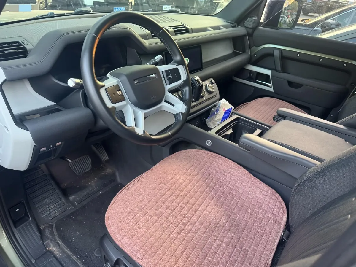 2020 Land Rover Defender 3.0T 400HP L6 8AT,autocango,china used car exporter,china ev exporter,chinese used car exporter,chinese used ev exporter