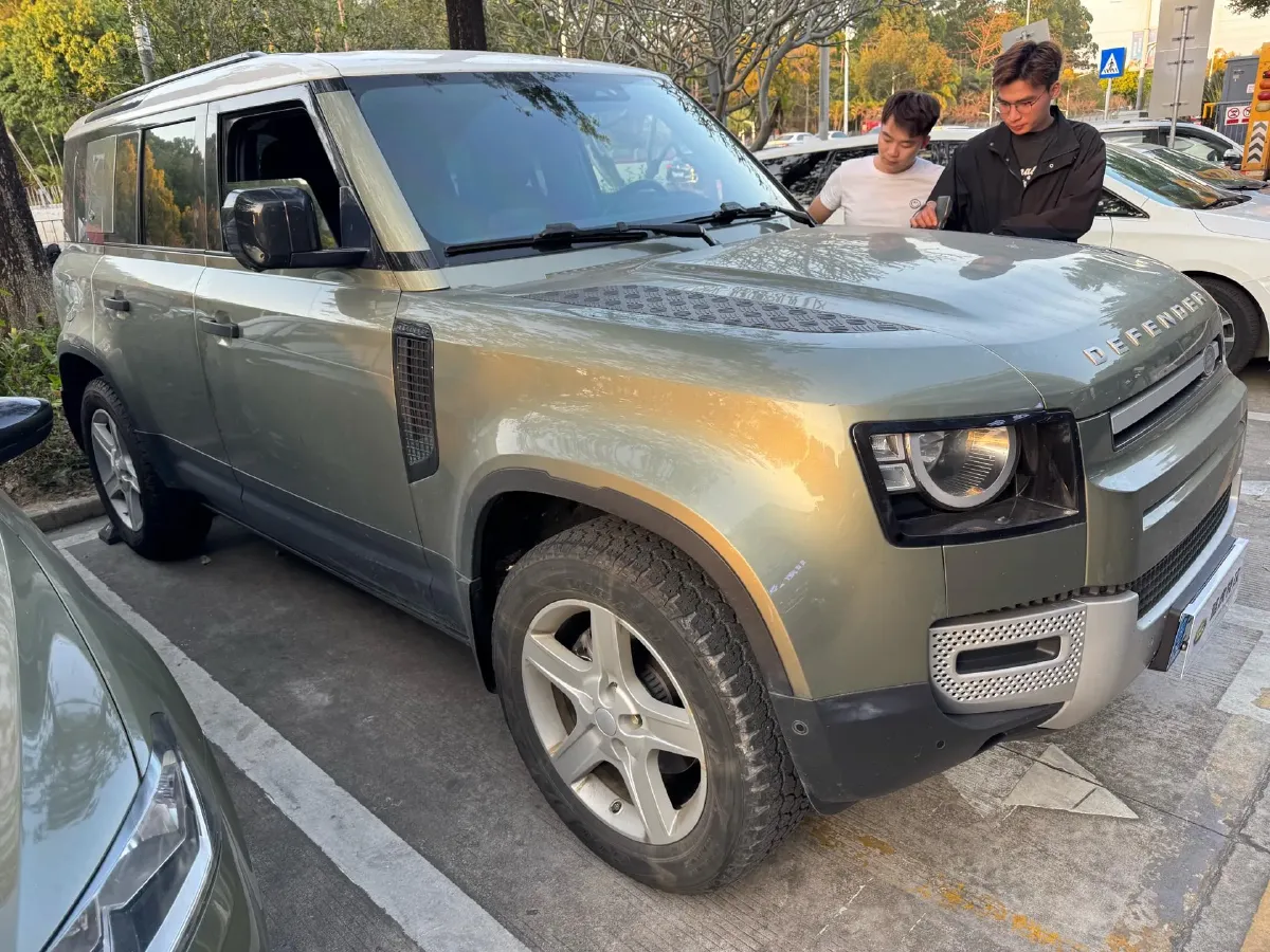 2020 Land Rover Defender 3.0T 400HP L6 8AT,autocango,china used car exporter,china ev exporter,chinese used car exporter,chinese used ev exporter