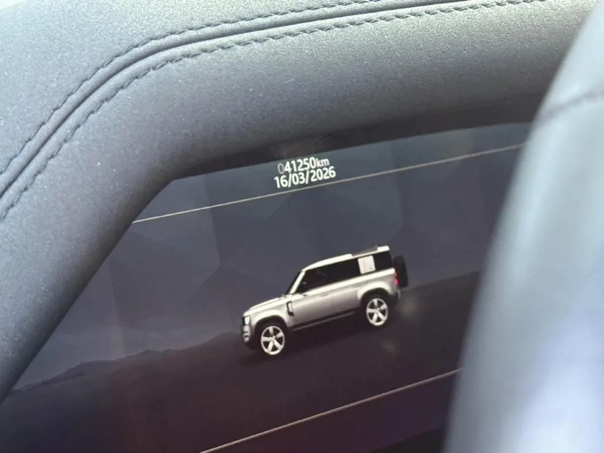 2020 Land Rover Defender 3.0T 400HP L6 8AT,autocango,china used car exporter,china ev exporter,chinese used car exporter,chinese used ev exporter