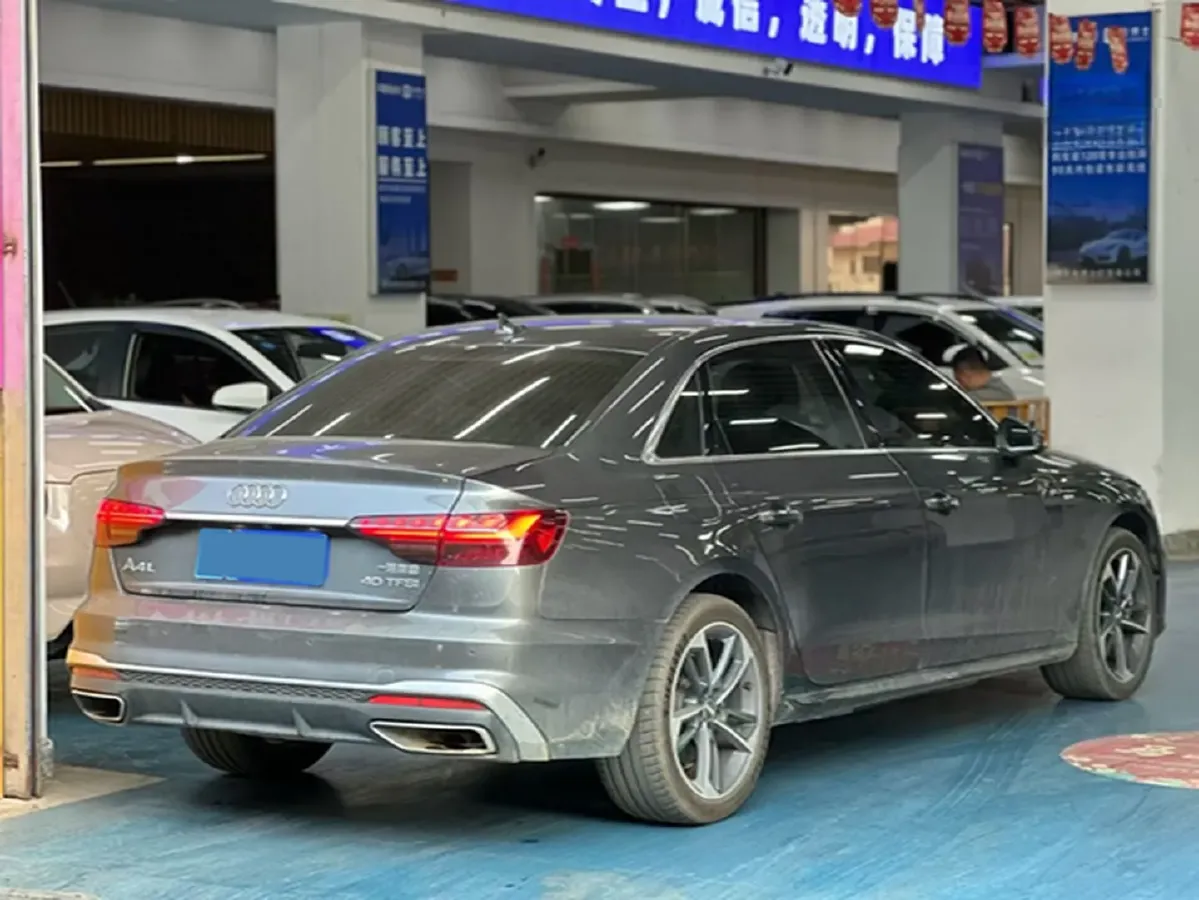 2020 Audi A4L 2.0T 190HP L4 7DCT,autocango,china used car exporter,china ev exporter,chinese used car exporter,chinese used ev exporter
