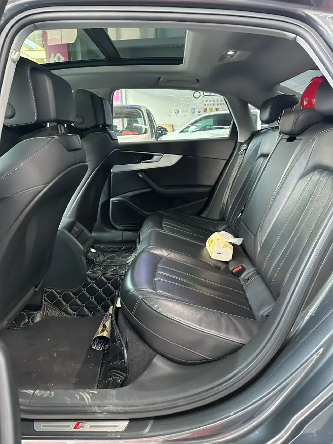 2020 Audi A4L 2.0T 190HP L4 7DCT,autocango,china used car exporter,china ev exporter,chinese used car exporter,chinese used ev exporter