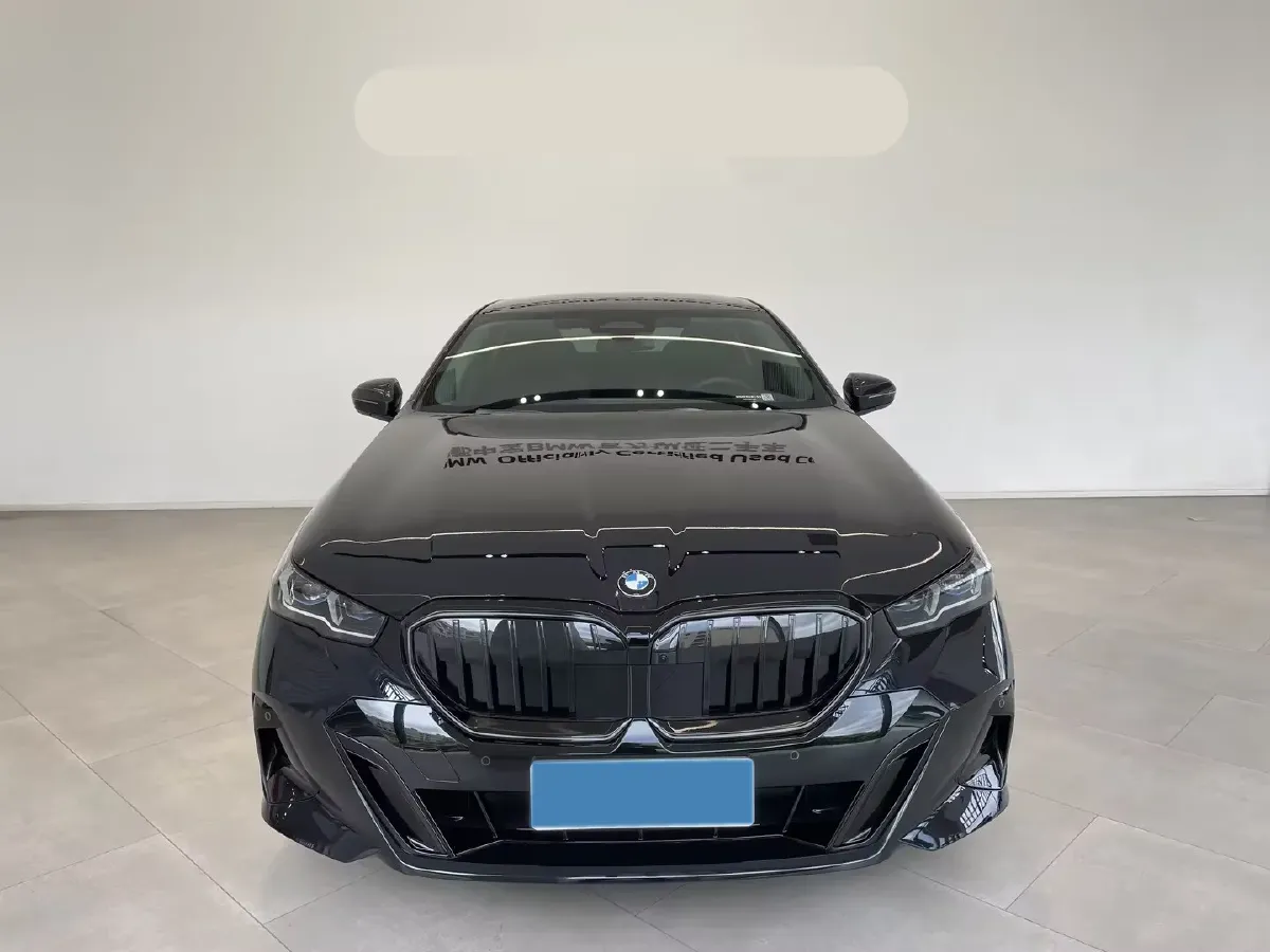 2025 BMW 5 Series 2.0T 258HP L4 8AT,autocango,china used car exporter,china ev exporter,chinese used car exporter,chinese used ev exporter