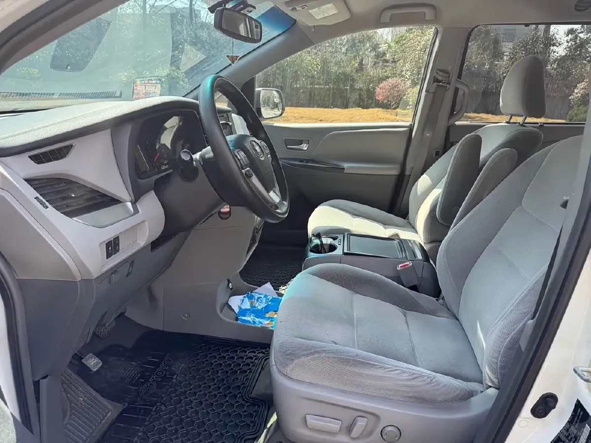 2017 Peugeot 5008 1.6T 167HP L4 6AT,autocango,china used car exporter,china ev exporter,chinese used car exporter,chinese used ev exporter