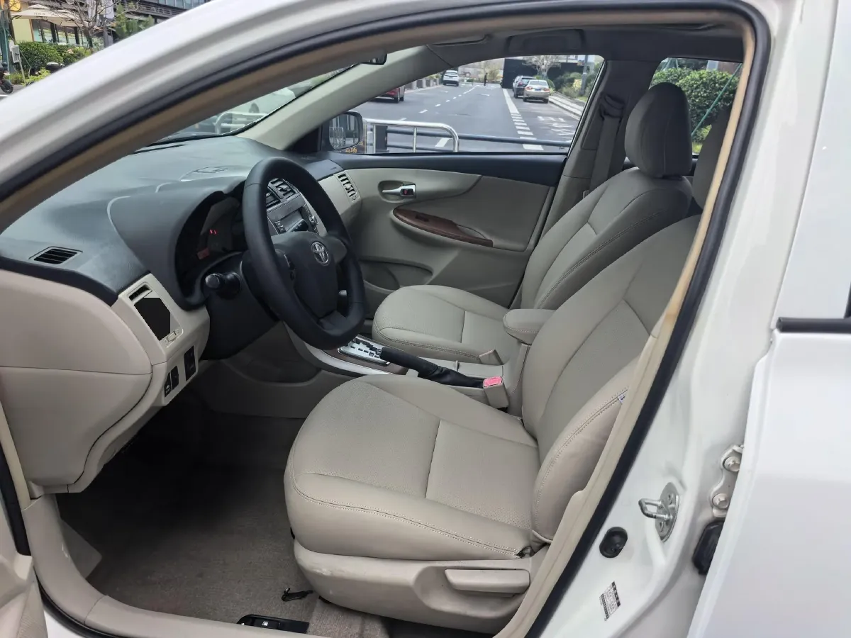 2013 Toyota Corolla 1.6L 122HP L4 4AT,autocango,china used car exporter,china ev exporter,chinese used car exporter,chinese used ev exporter