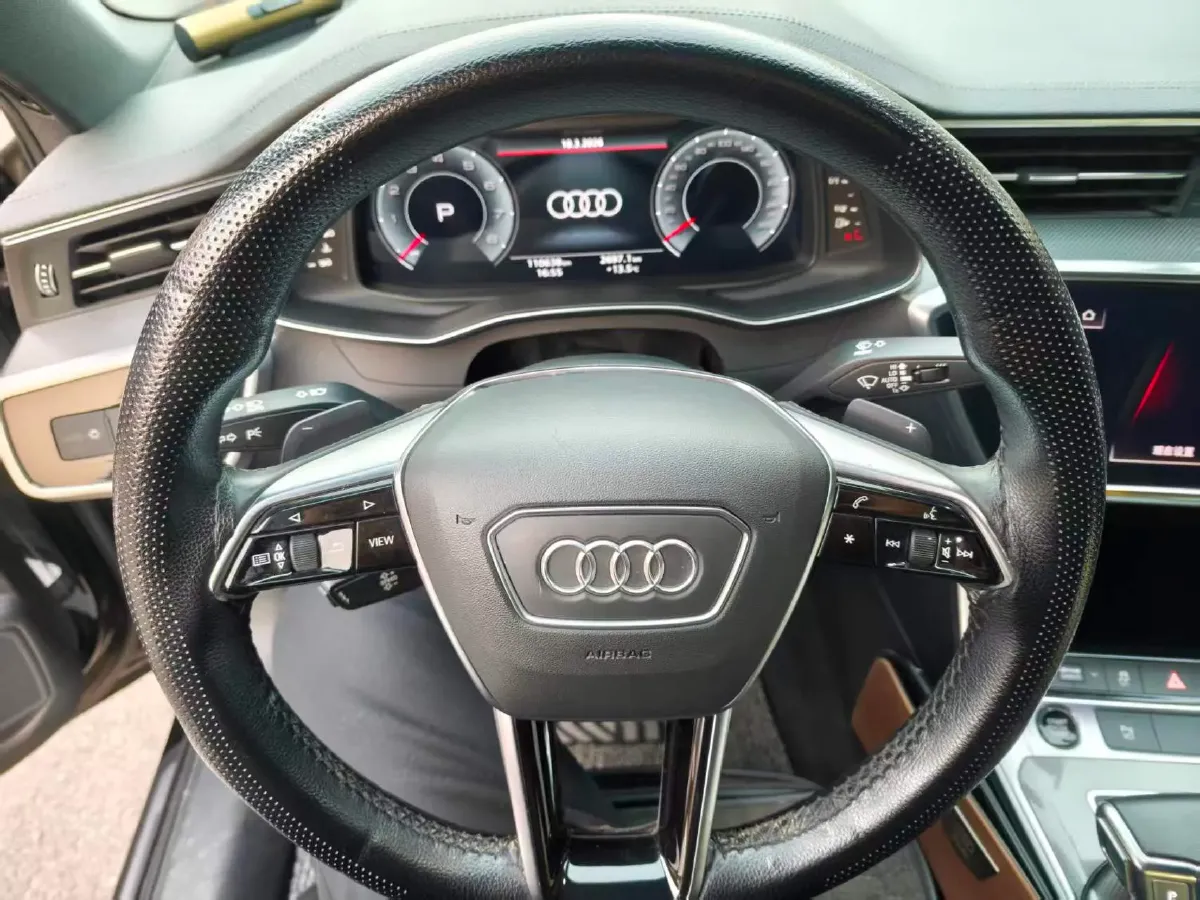 2021 Audi A6L 2.0T 224HP L4 7DCT,autocango,china used car exporter,china ev exporter,chinese used car exporter,chinese used ev exporter