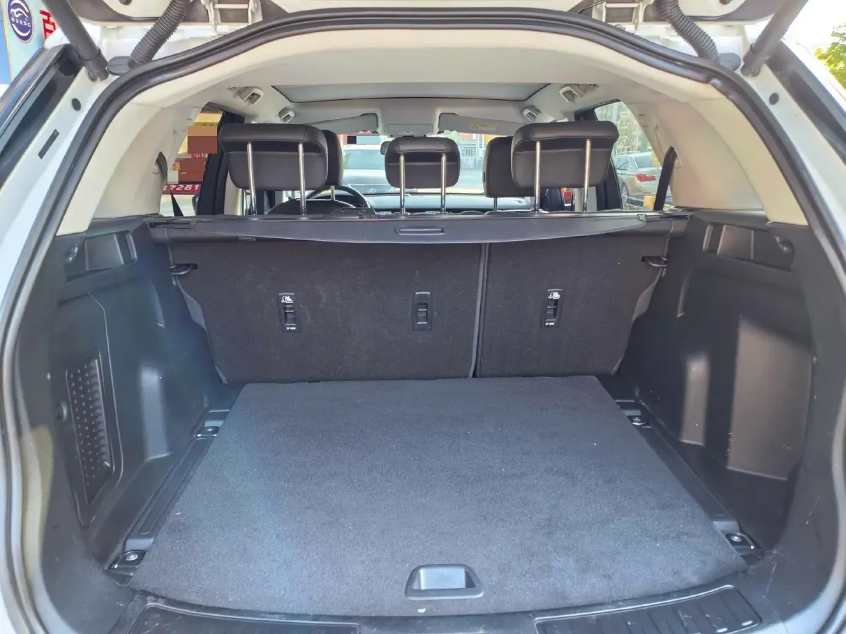 2018 Land Rover Discovery Sport 2.0T 241HP L4 9AT,autocango,china used car exporter,china ev exporter,chinese used car exporter,chinese used ev exporter