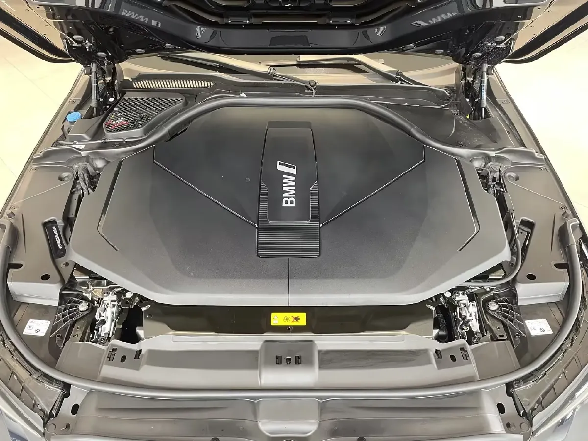 2025 BMW i5 BEV 96.96KWH,autocango,china used car exporter,china ev exporter,chinese used car exporter,chinese used ev exporter