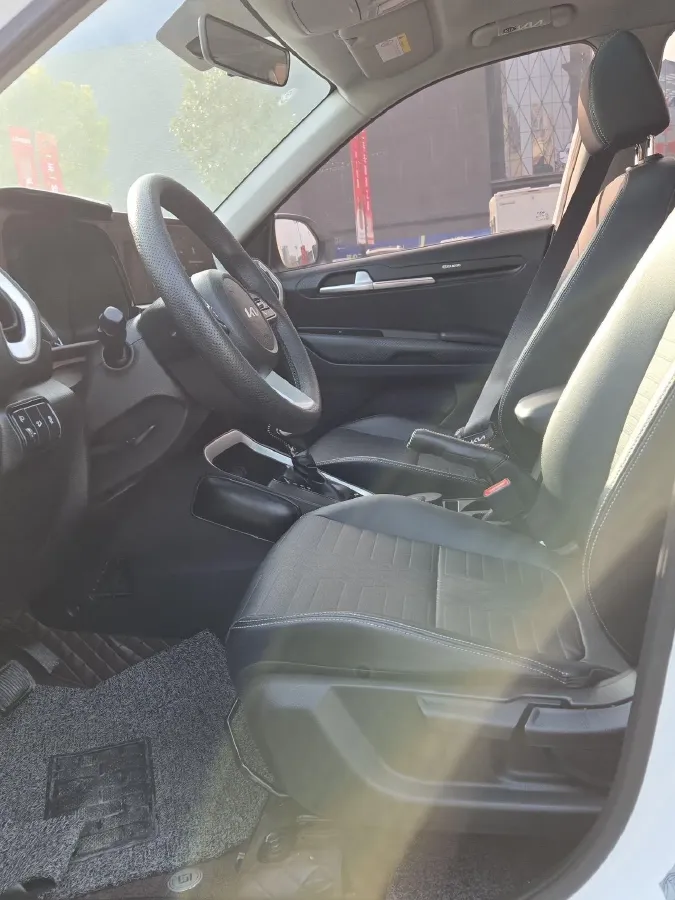 2024 Kia Sonet 1.5L 115HP L4 CVT,autocango,china used car exporter,china ev exporter,chinese used car exporter,chinese used ev exporter