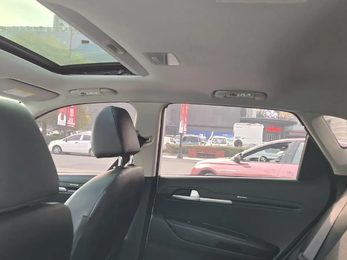 2024 Kia Sonet 1.5L 115HP L4 CVT,autocango,china used car exporter,china ev exporter,chinese used car exporter,chinese used ev exporter