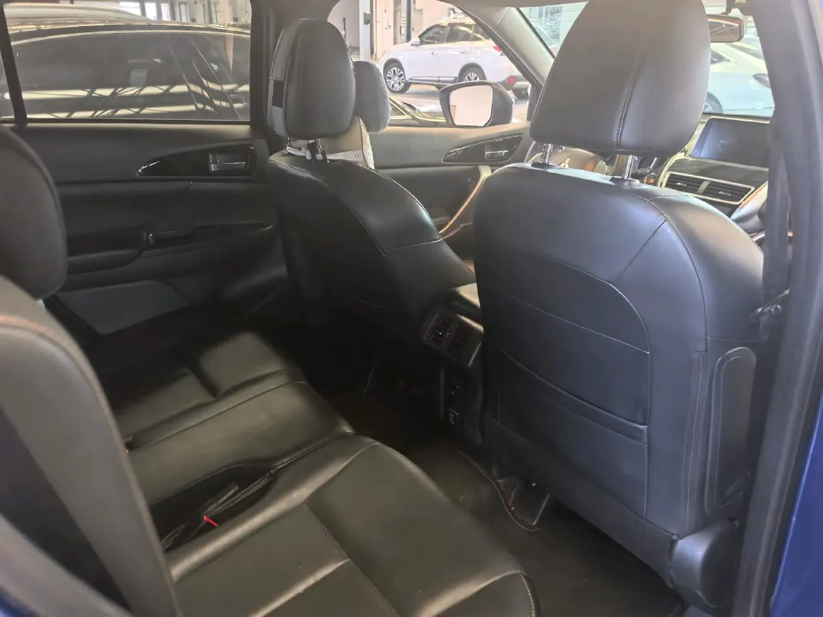 2021 Mitsubishi Eclipse Cross 1.5T 170HP L4 CVT,autocango,china used car exporter,china ev exporter,chinese used car exporter,chinese used ev exporter