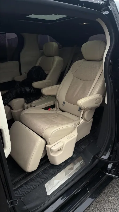 2021 Toyota Sienna 2.5L 192HP L4 E-CVT Hybrid,autocango,china used car exporter,china ev exporter,chinese used car exporter,chinese used ev exporter