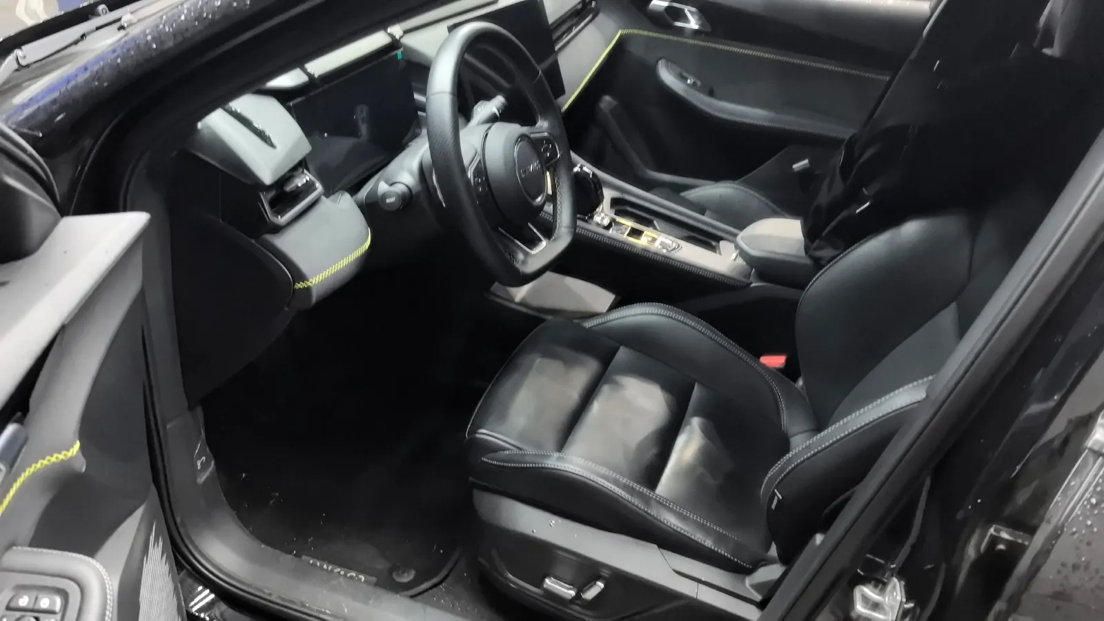 2023 Haval H5 2.0T 224HP L4 8AT,autocango,china used car exporter,china ev exporter,chinese used car exporter,chinese used ev exporter