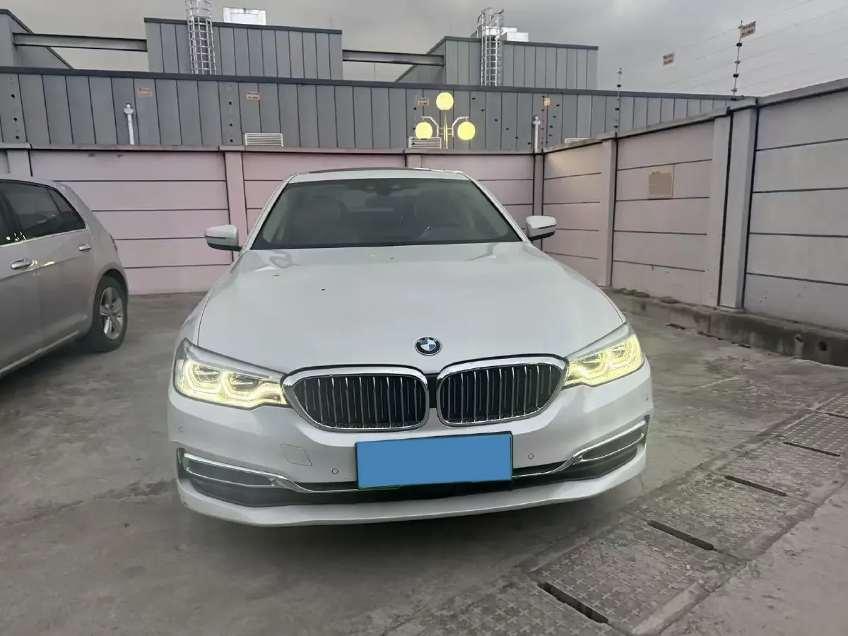 2020 BMW 5 Series 2.0T 184HP L4 8AT PHEV 17.7KWH,autocango,china used car exporter,china ev exporter,chinese used car exporter,chinese used ev exporter