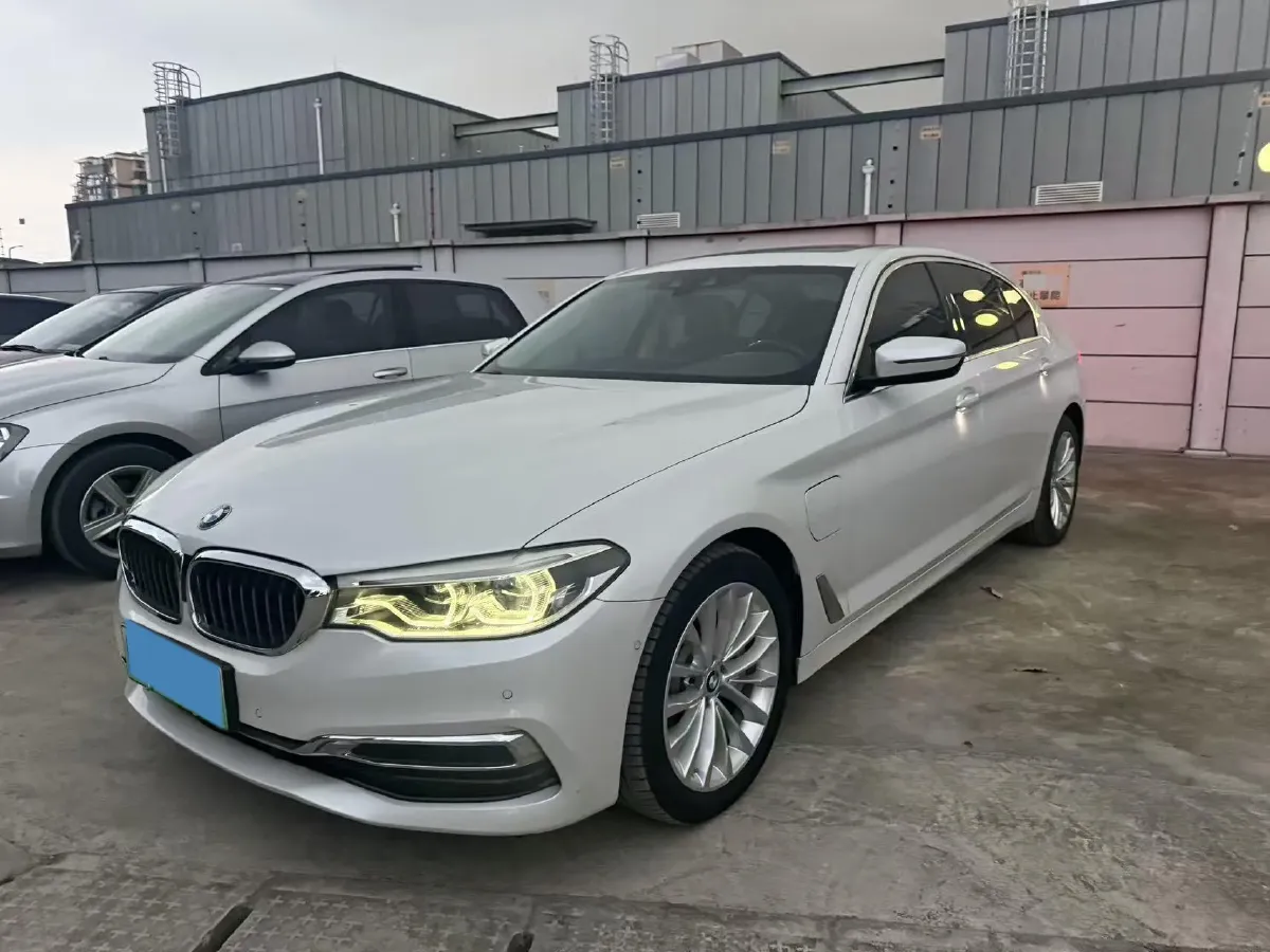 2020 BMW 5 Series 2.0T 184HP L4 8AT PHEV 17.7KWH,autocango,china used car exporter,china ev exporter,chinese used car exporter,chinese used ev exporter